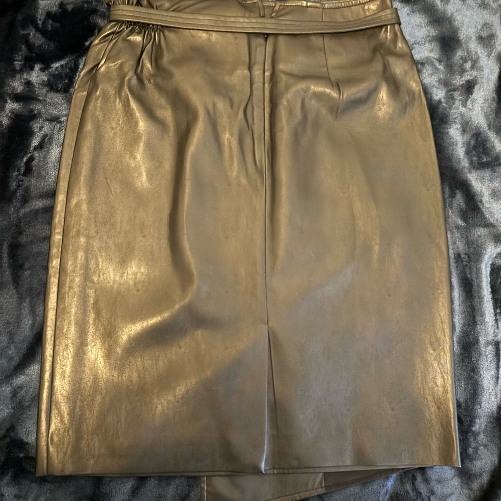 Brand New BCBGMaxAzria Black Knee-Length Pencil Skirt